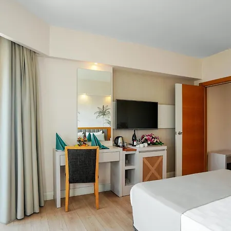 Aluna Hotell Side