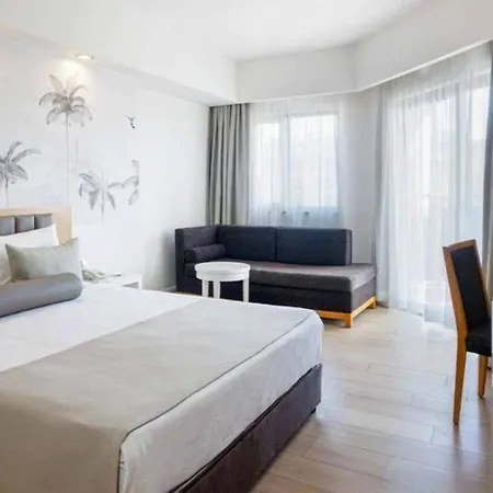Aluna Hotell Side